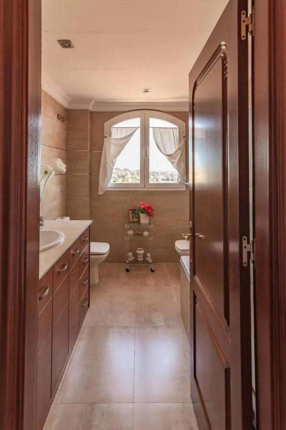 6 bedroom Villa for sale in Benalmadena with pool garage - € 1,250,000 (Ref: 8939535)