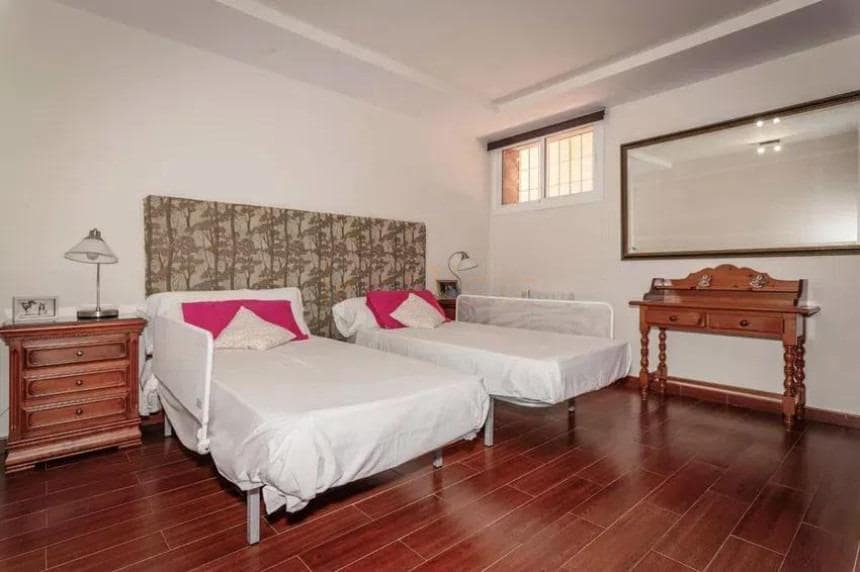 6 bedroom Villa for sale in Benalmadena with pool garage - € 1,250,000 (Ref: 8939535)