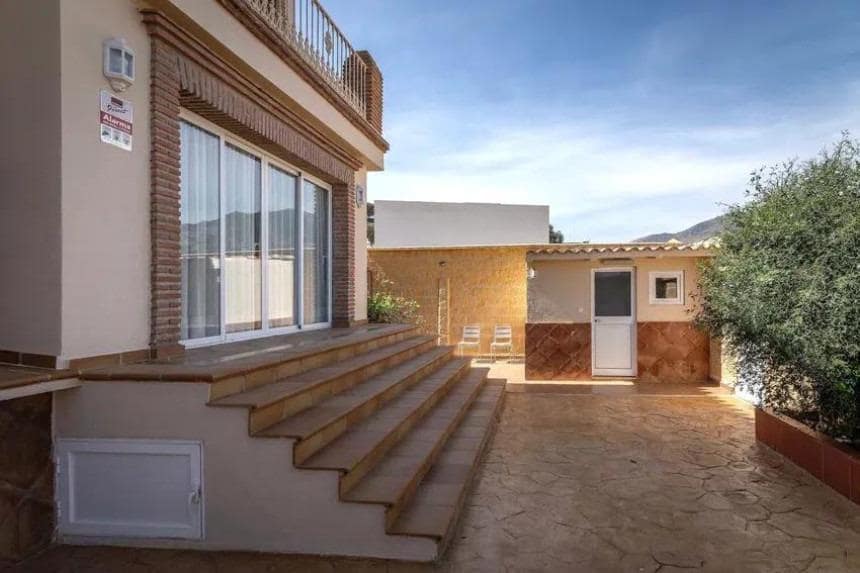 6 bedroom Villa for sale in Benalmadena with pool garage - € 1,250,000 (Ref: 8939535)