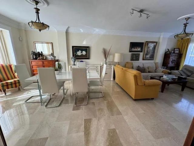 Chalet de 6 habitaciones en Benalmádena en venta con piscina garaje - 1.250.000 € (Ref: 8939535)