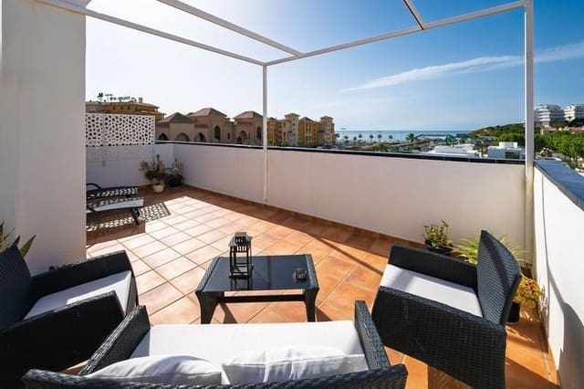 4 soveværelse Rækkehus til salg i Fuengirola med swimmingpool - € 550.000 (Ref: 8968409)