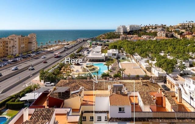 4 soveværelse Rækkehus til salg i Fuengirola med swimmingpool - € 550.000 (Ref: 8968409)