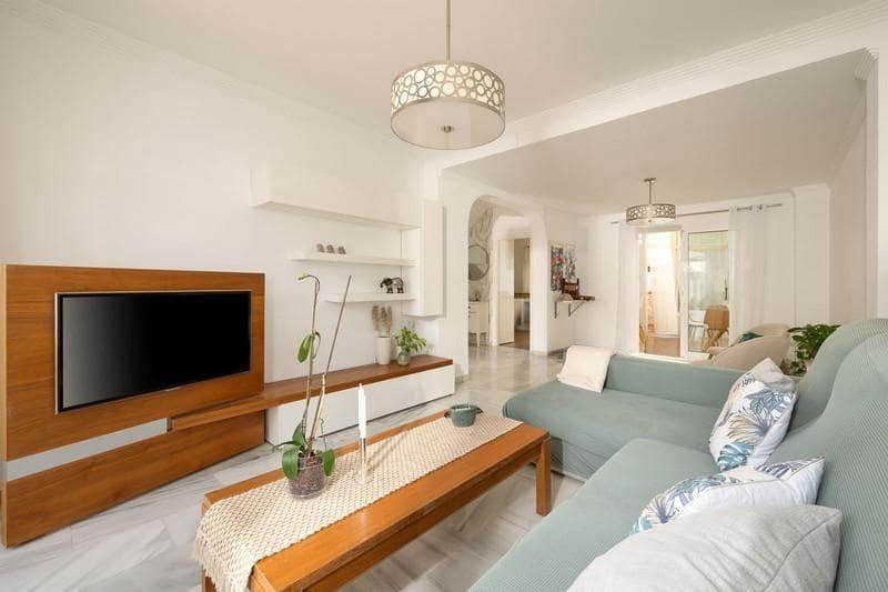 4 soveværelse Rækkehus til salg i Fuengirola med swimmingpool - € 550.000 (Ref: 8968409)