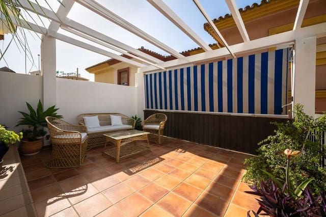 4 soveværelse Rækkehus til salg i Fuengirola med swimmingpool - € 550.000 (Ref: 8968409)