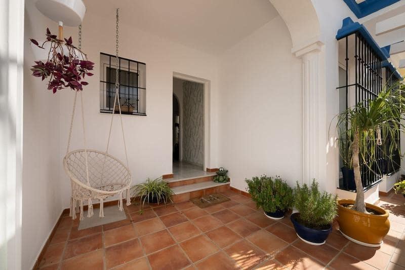 4 soveværelse Rækkehus til salg i Fuengirola med swimmingpool - € 550.000 (Ref: 8968409)