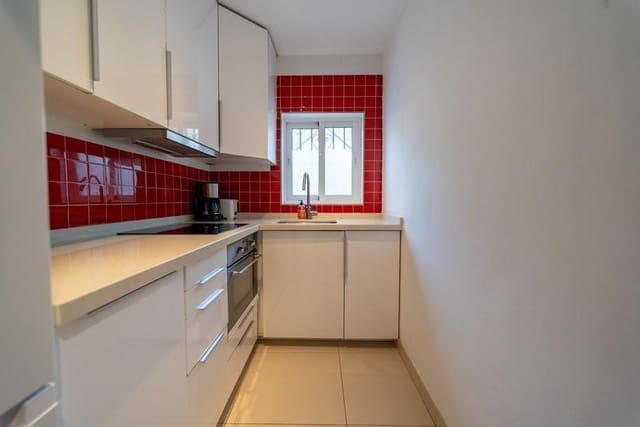 3 slaapkamer Villa te koop in Los Boliches , Fuengirola met zwembad - € 469.000 (Ref: 8968410)