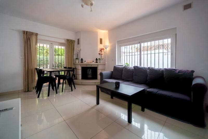 3 slaapkamer Villa te koop in Fuengirola met zwembad - € 469.000 (Ref: 8968410)