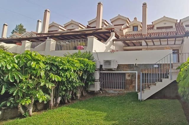 4 soveværelse Rækkehus til salg i Benalmádena med swimmingpool garage - € 675.000 (Ref: 8972556)
