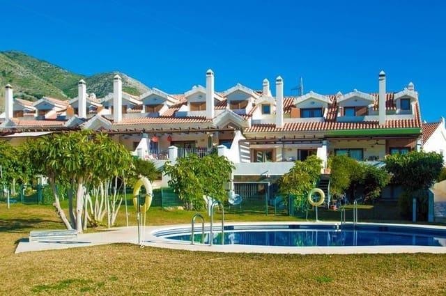 4 soveværelse Rækkehus til salg i Benalmádena med swimmingpool garage - € 675.000 (Ref: 8972556)
