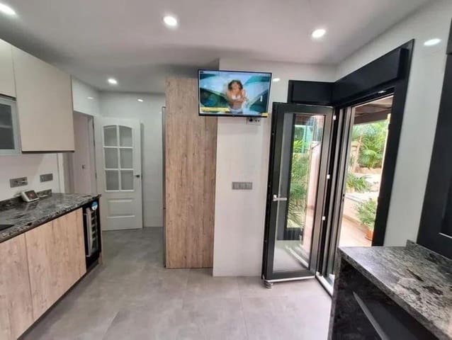 3 soveværelse Rækkehus til salg i Benalmádena pueblo, Benalmádena med swimmingpool garage - € 565.000 (Ref: 8972557)