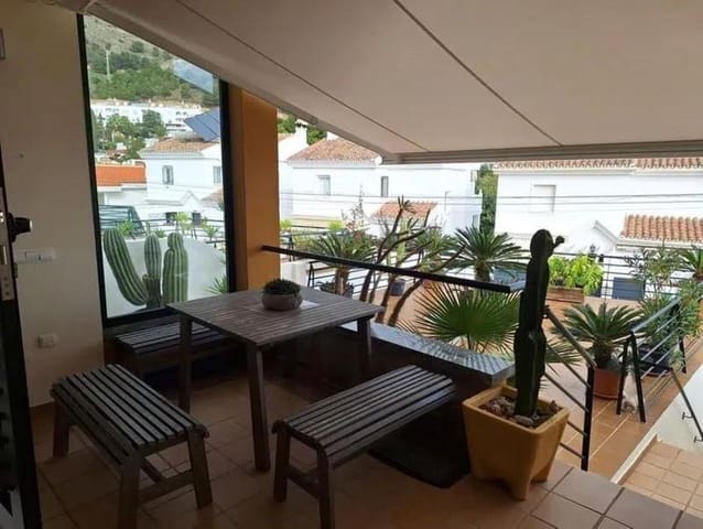 3 soveværelse Rækkehus til salg i Benalmádena pueblo, Benalmádena med swimmingpool garage - € 565.000 (Ref: 8972557)