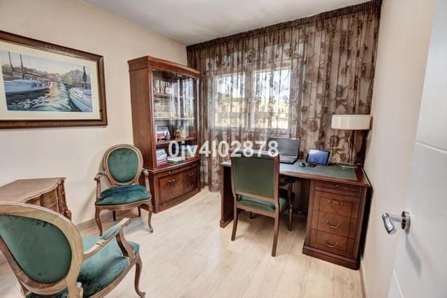 4 sovrum Radhus till salu i Arroyo de la Miel, Benalmádena med garage - 660 000 € (Ref: 8972559)