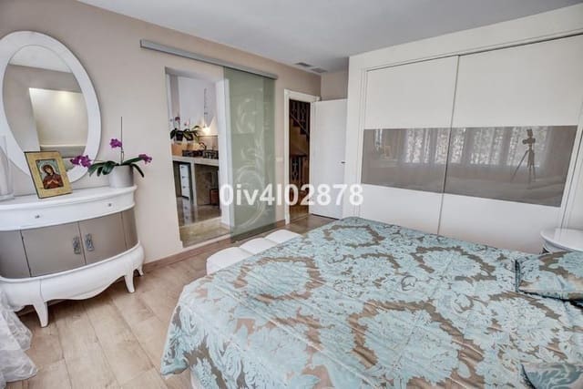 4 sovrum Radhus till salu i Arroyo de la Miel, Benalmádena med garage - 660 000 € (Ref: 8972559)