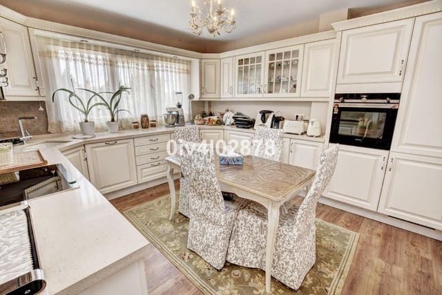 4 sovrum Radhus till salu i Arroyo de la Miel, Benalmádena med garage - 660 000 € (Ref: 8972559)