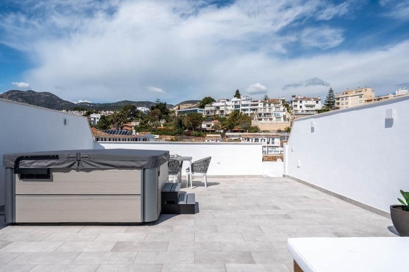 2 soveværelse Penthouse til salg i Torremolinos med swimmingpool garage - € 645.000 (Ref: 8980238)