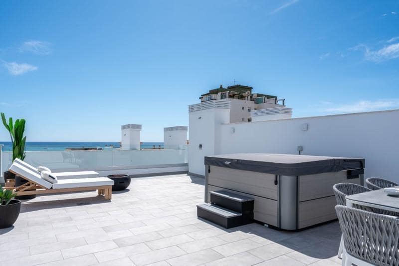 2 soveværelse Penthouse til salg i Torremolinos med swimmingpool garage - € 645.000 (Ref: 8980238)