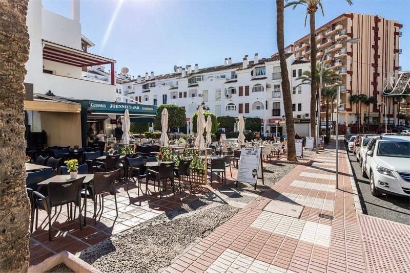 4 soveværelse Rækkehus til salg i Benalmadena med garage - € 459.000 (Ref: 8980239)