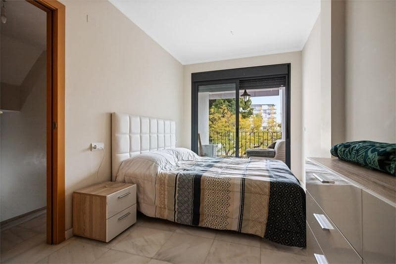 4 soveværelse Rækkehus til salg i Benalmadena med garage - € 459.000 (Ref: 8980239)