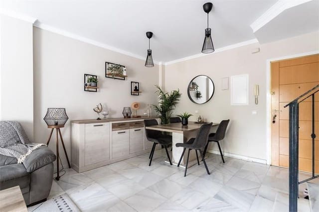 4 soveværelse Rækkehus til salg i Benalmádena med garage - € 459.000 (Ref: 8980239)