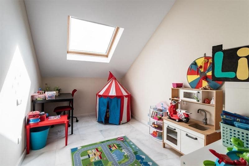 4 soveværelse Rækkehus til salg i Benalmadena med garage - € 459.000 (Ref: 8980239)