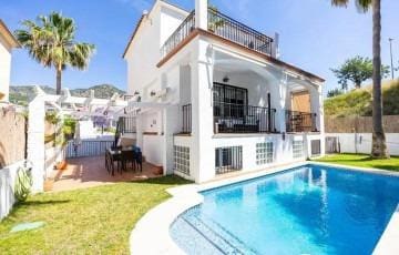 5 soveværelse Villa til salg i Benalmádena med swimmingpool garage - € 995.000 (Ref: 8986041)