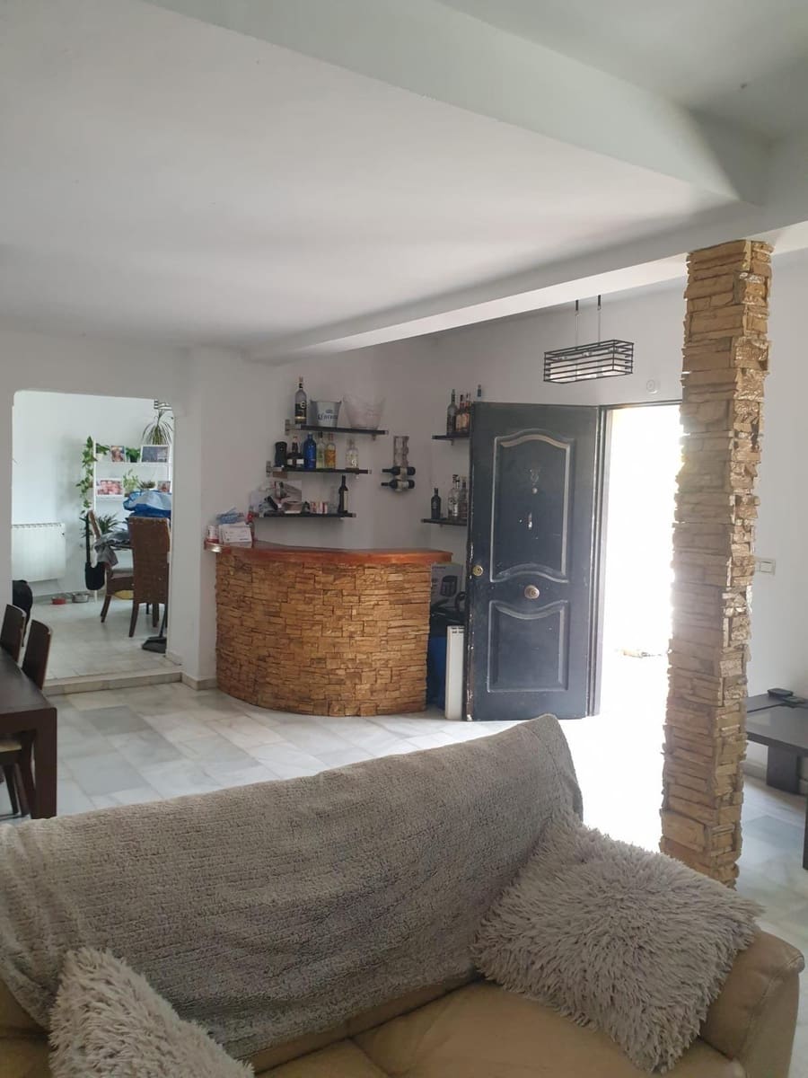 5 bedroom Villa for sale in Benalmadena with pool garage - € 645,000 (Ref: 8993820)