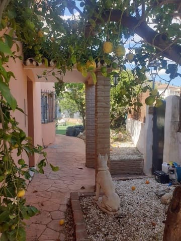 5 bedroom Villa for sale in Benalmádena with pool garage - € 645,000 (Ref: 8993820)