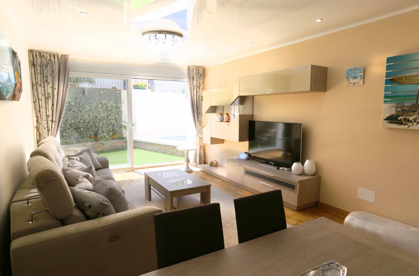 4 bedroom Villa for sale in San Pedro de Alcantara with pool garage - € 1,500,000 (Ref: 8996861)