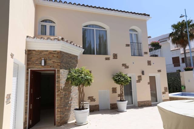 4 sypialnia Willa na sprzedaż w San Pedro de Alcantara, Marbella z basenem garażem - 1 500 000 € (Ref: 8996861)