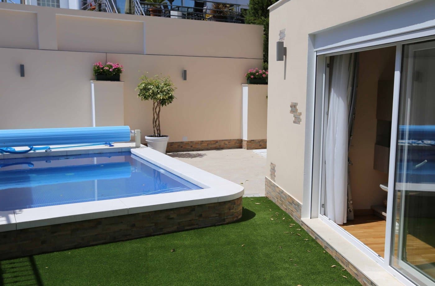 4 bedroom Villa for sale in San Pedro de Alcantara with pool garage - € 1,500,000 (Ref: 8996861)