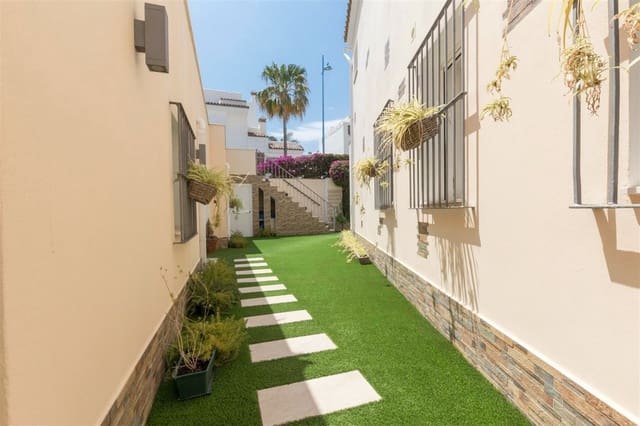 4 sypialnia Willa na sprzedaż w San Pedro de Alcantara, Marbella z basenem garażem - 1 500 000 € (Ref: 8996861)