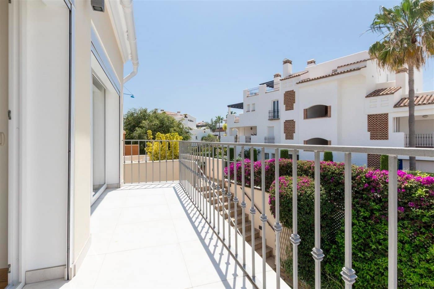 4 bedroom Villa for sale in San Pedro de Alcantara with pool garage - € 1,500,000 (Ref: 8996861)