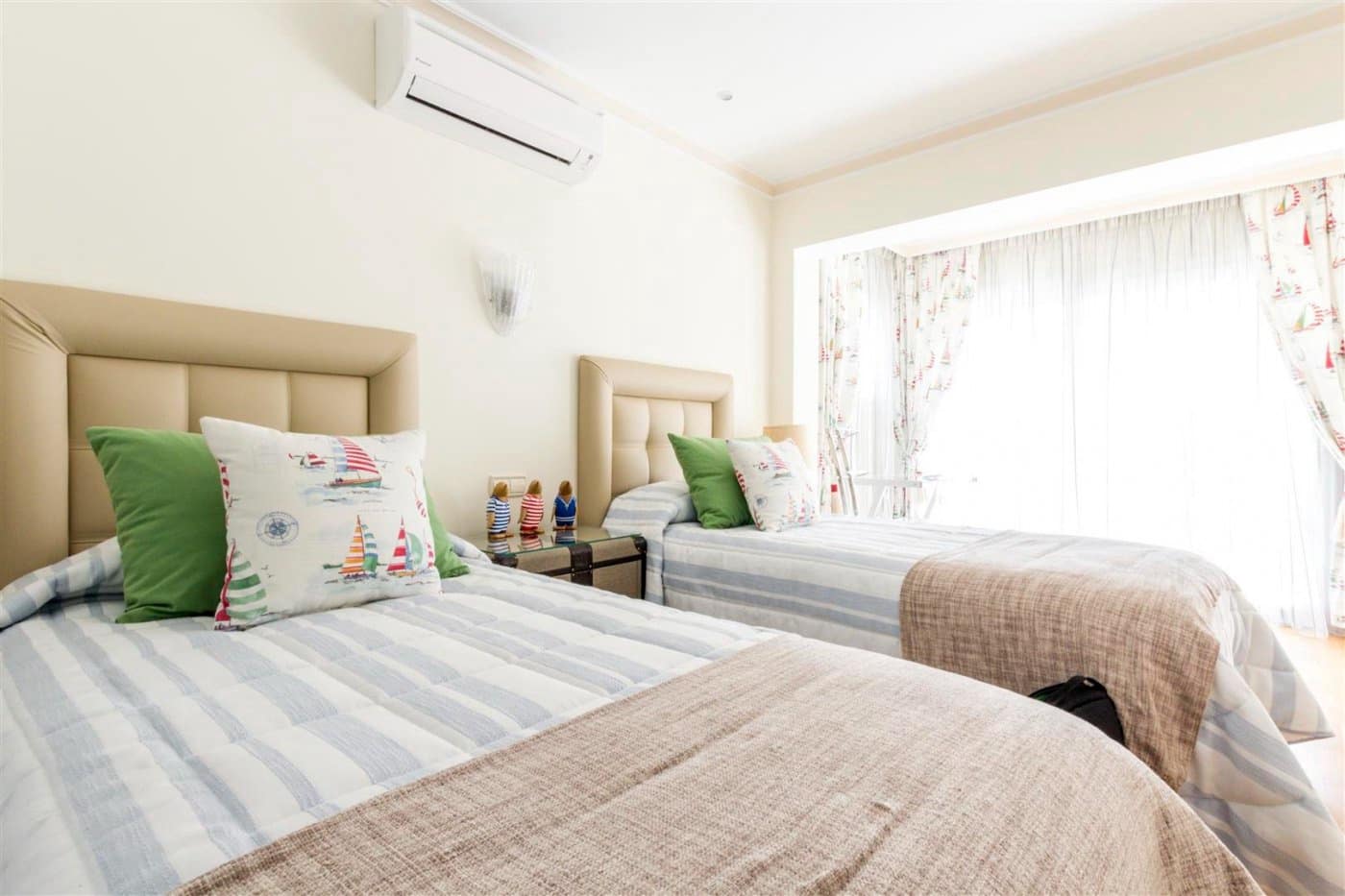 4 bedroom Villa for sale in San Pedro de Alcantara with pool garage - € 1,500,000 (Ref: 8996861)