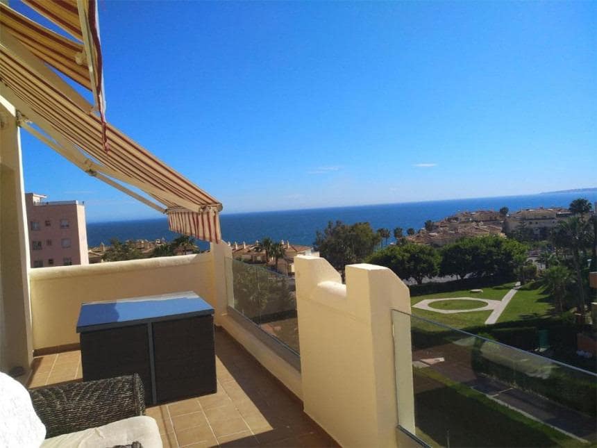 2 soverom Penthouse til salgs i Torrequebrada med svømmebasseng garasje - € 568 000 (Ref: 9003061)