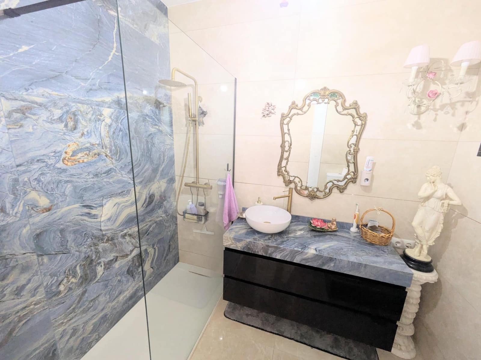 2 soverom Penthouse til salgs i Torrequebrada med svømmebasseng garasje - € 568 000 (Ref: 9003061)