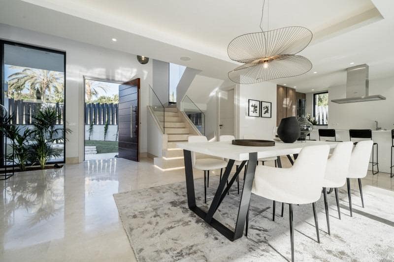 7 sypialnia Willa na sprzedaż w Estepona z basenem garażem - 2 200 000 € (Ref: 9004967)