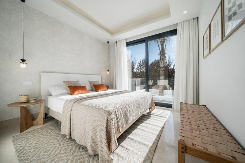 7 sypialnia Willa na sprzedaż w Estepona z basenem garażem - 2 200 000 € (Ref: 9004967)