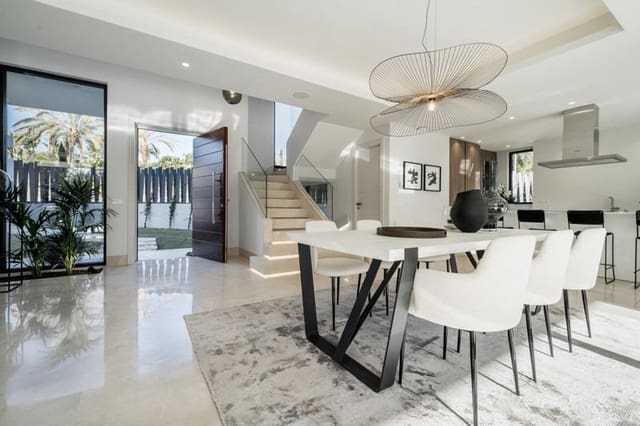 7 sypialnia Willa na sprzedaż w Estepona z basenem garażem - 2 200 000 € (Ref: 9004967)