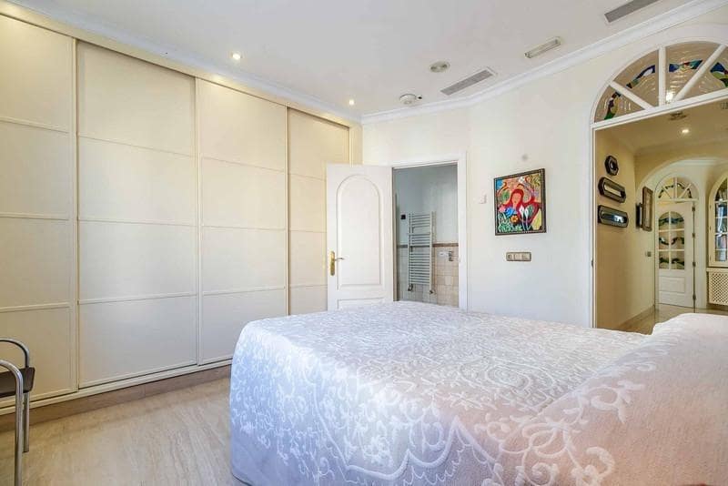 3 soverom Leilighet til salgs i Benalmadena med svømmebasseng garasje - € 1 585 000 (Ref: 9012882)