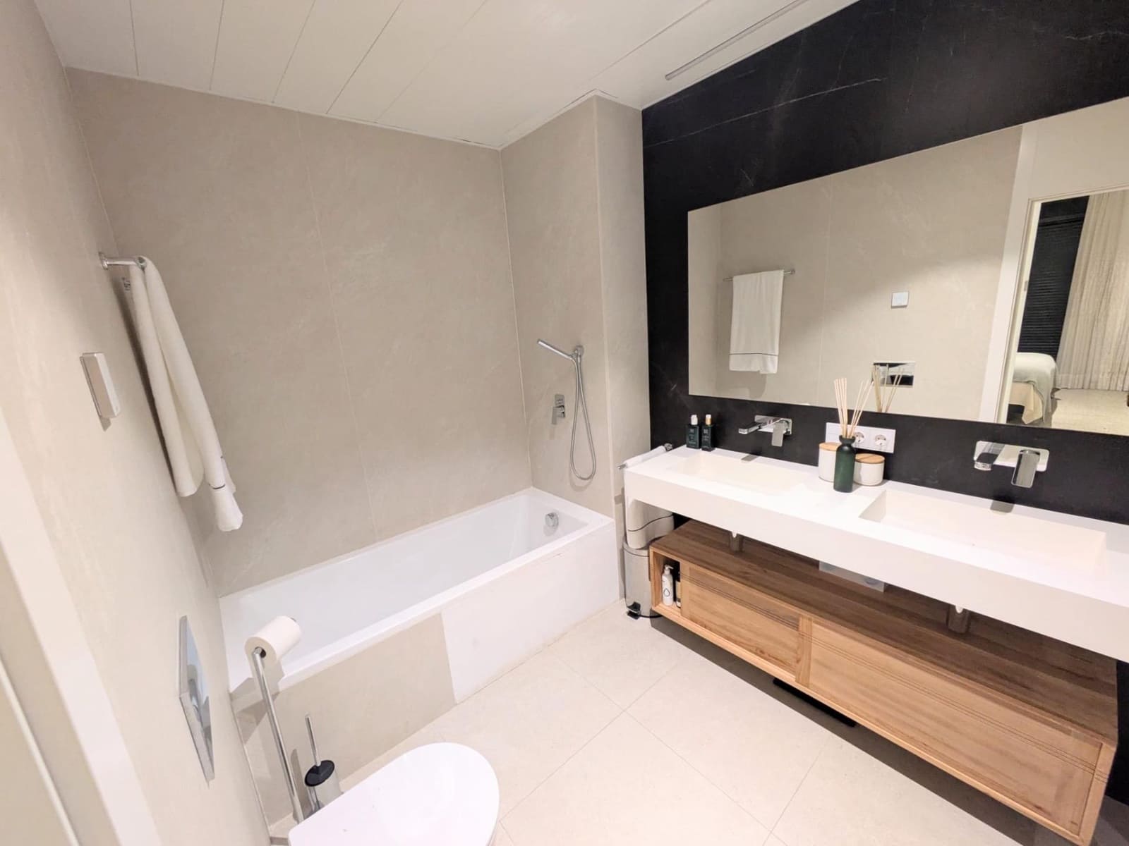 3 Zimmer Wohnung zu verkaufen in Torremolinos mit Pool Garage - 1.290.000 € (Ref: 9018420)
