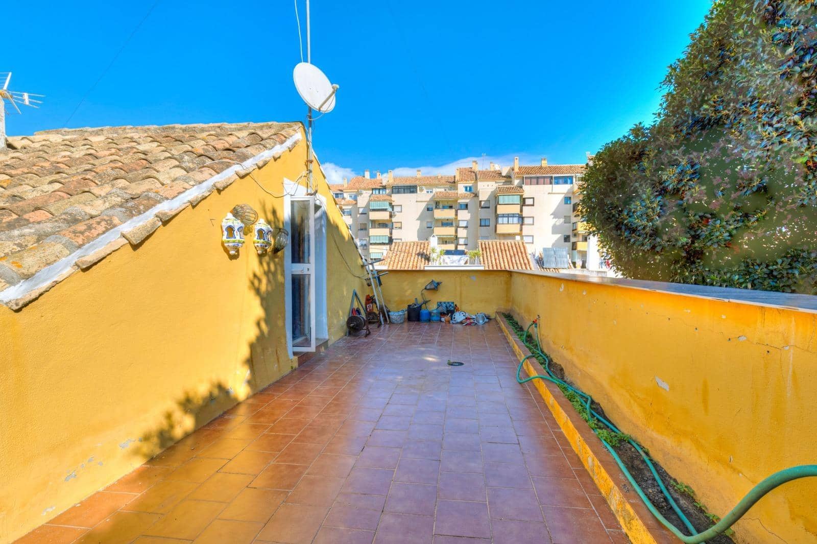 3 soveværelse Rækkehus til salg i Fuengirola med swimmingpool - € 472.000 (Ref: 9029617)