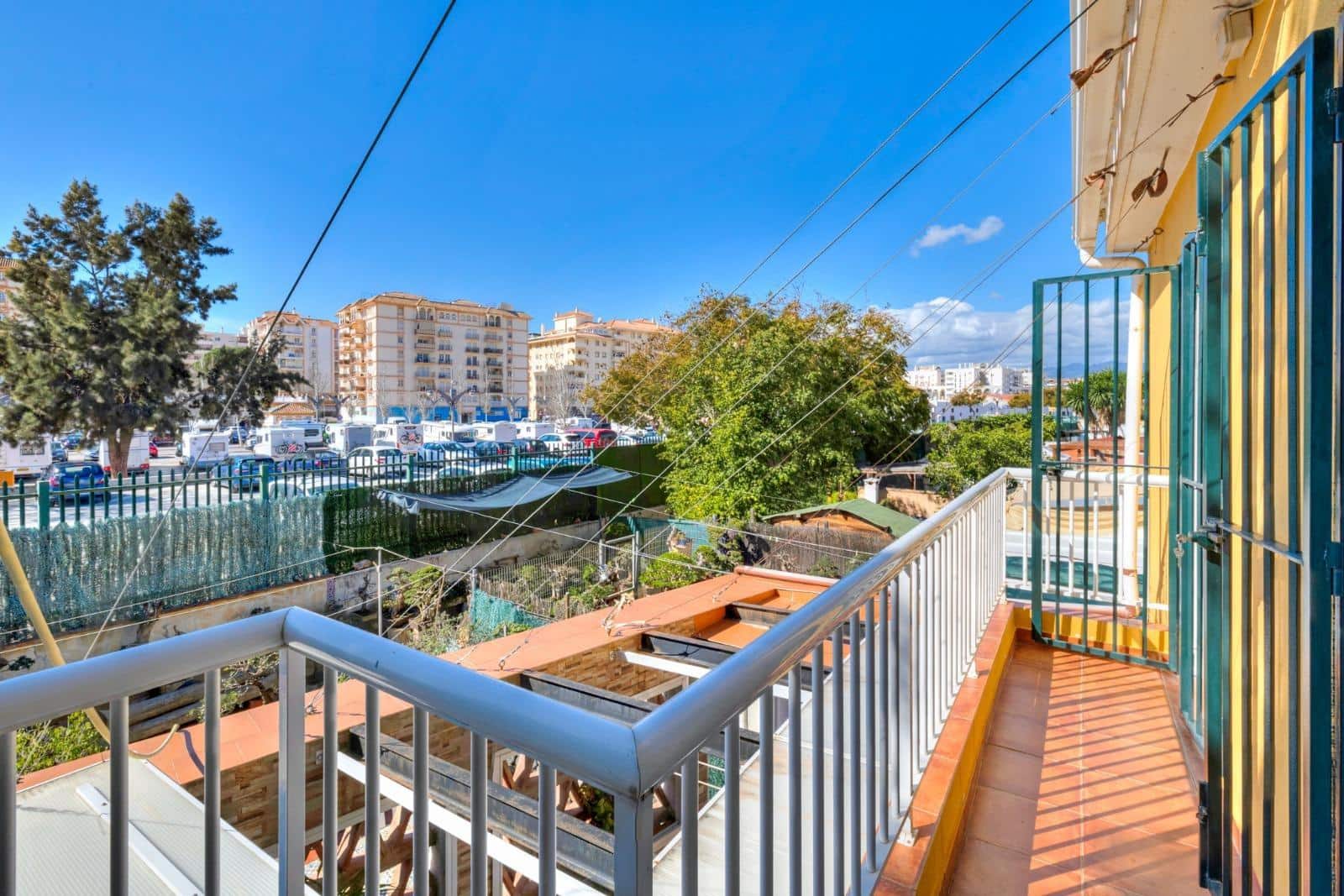3 soveværelse Rækkehus til salg i Fuengirola med swimmingpool - € 472.000 (Ref: 9029617)