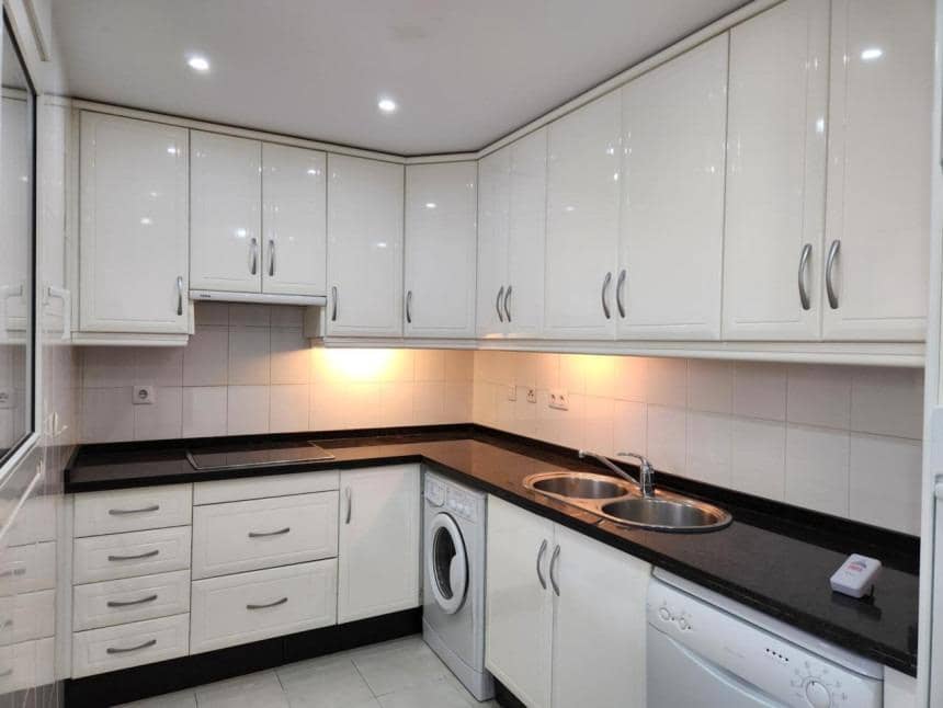 2 soveværelse Lejlighed til salg i Torrequebrada med swimmingpool garage - € 473.000 (Ref: 9057673)