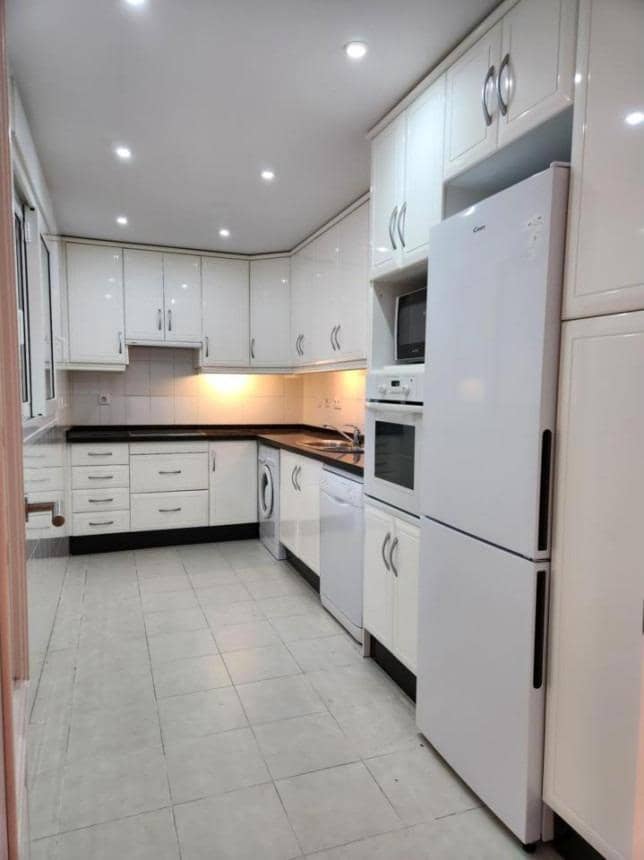 2 soveværelse Lejlighed til salg i Torrequebrada med swimmingpool garage - € 473.000 (Ref: 9057673)