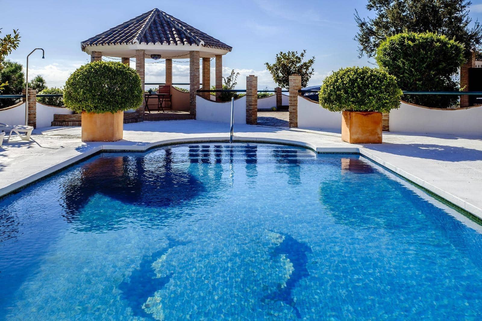 6 sypialnia Willa na sprzedaż w Estepona z basenem garażem - 1 033 000 € (Ref: 9060373)