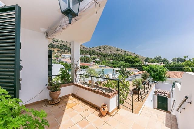 3 soveværelse Rækkehus til salg i Benalmádena med swimmingpool garage - € 533.000 (Ref: 9065272)