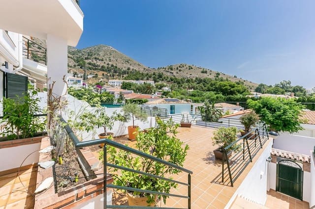 3 soveværelse Rækkehus til salg i Benalmádena med swimmingpool garage - € 533.000 (Ref: 9065272)