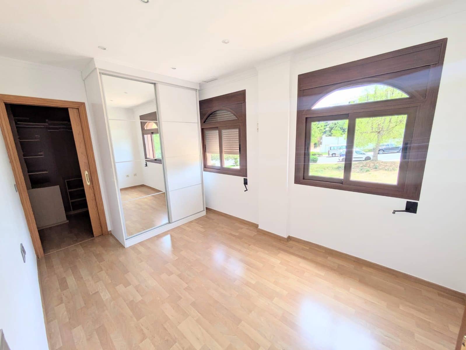 4 soveværelse Semi-Rækkehus til salg i Torrequebrada med swimmingpool garage - € 750.000 (Ref: 9068857)