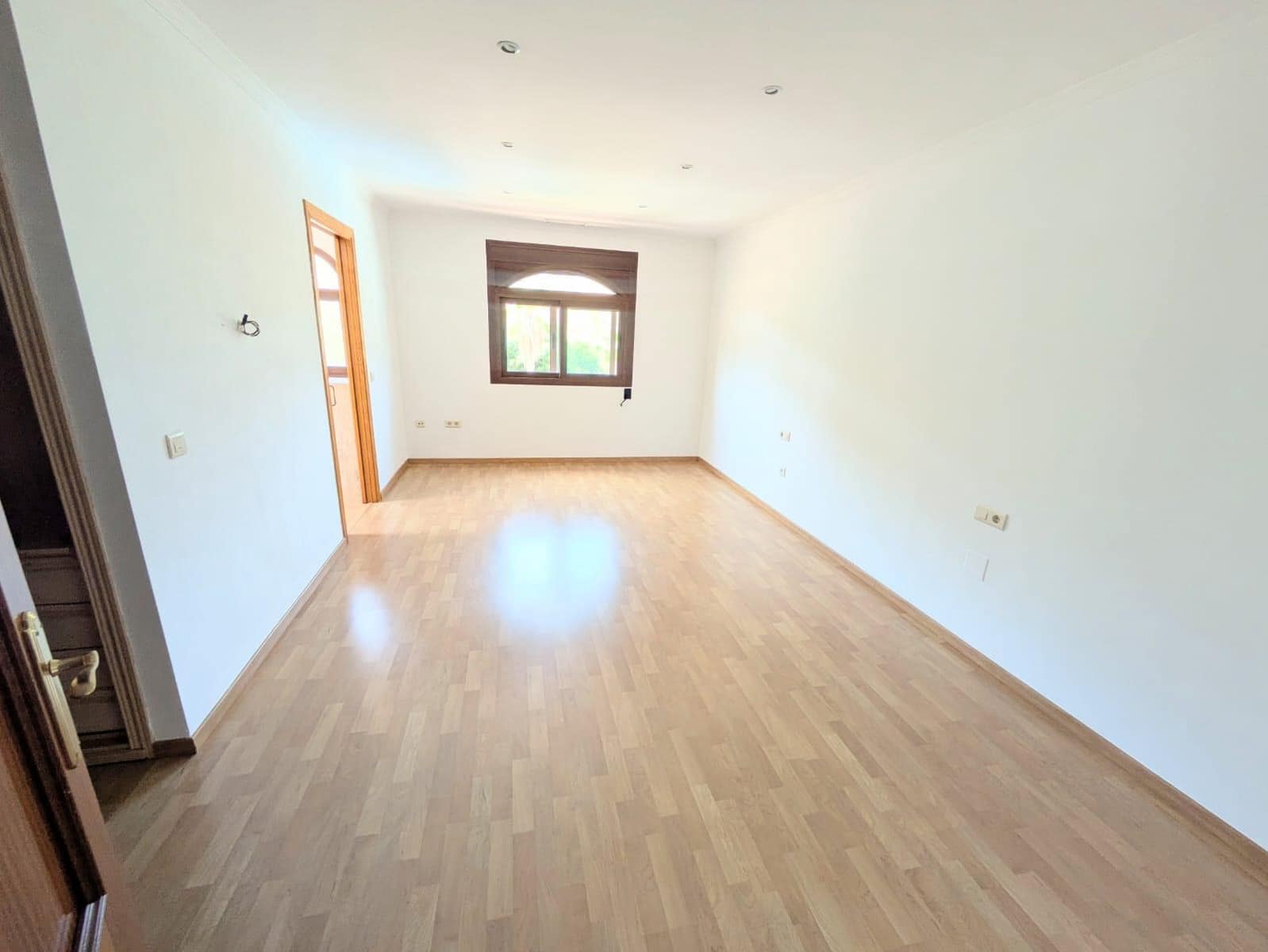 4 soveværelse Semi-Rækkehus til salg i Torrequebrada med swimmingpool garage - € 750.000 (Ref: 9068857)