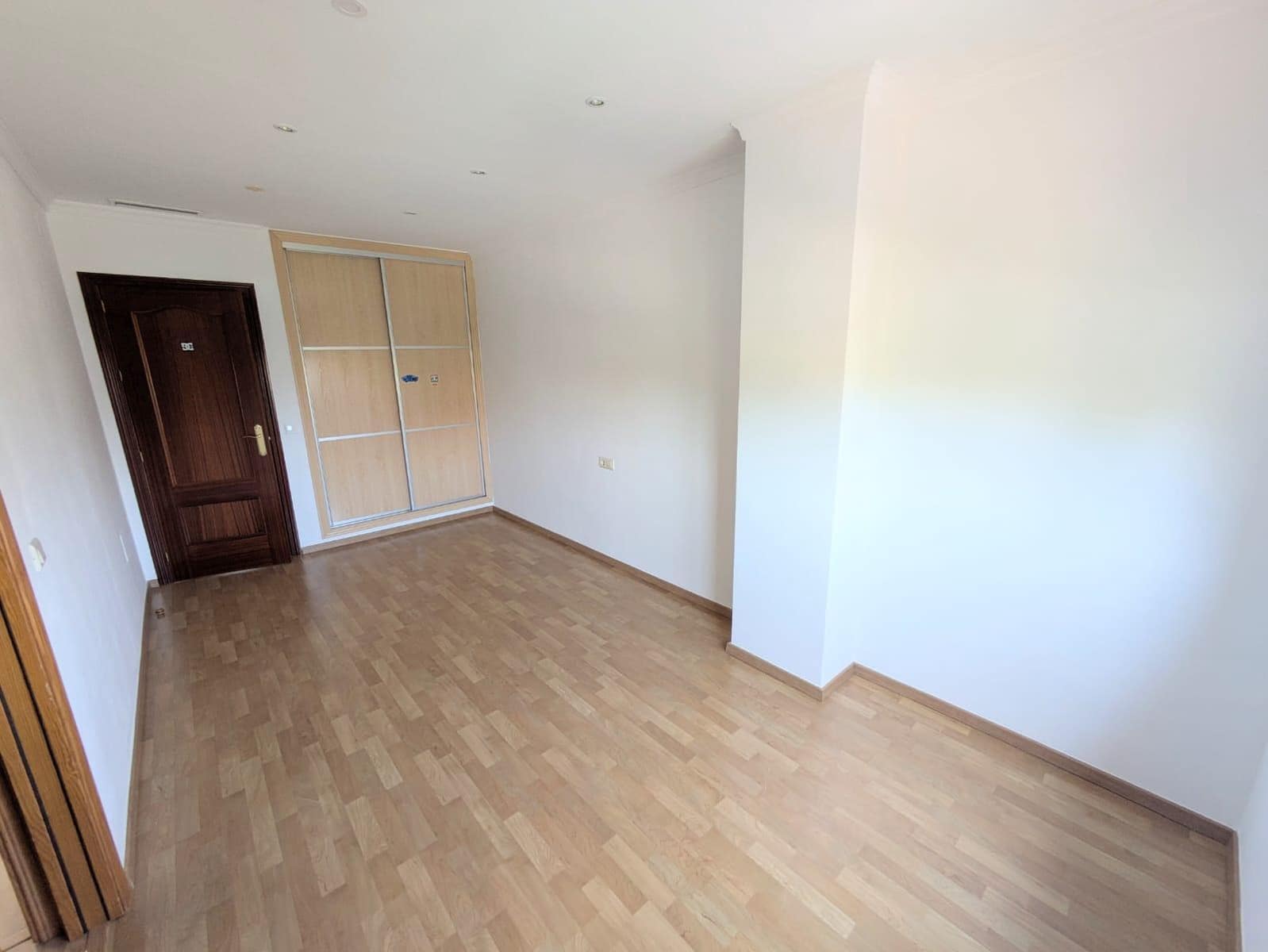 4 soveværelse Semi-Rækkehus til salg i Torrequebrada med swimmingpool garage - € 750.000 (Ref: 9068857)